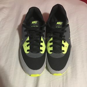 Nike Air Max Light Black/Volt